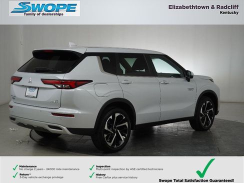 New 2025 Mitsubishi Outlander SE image 3