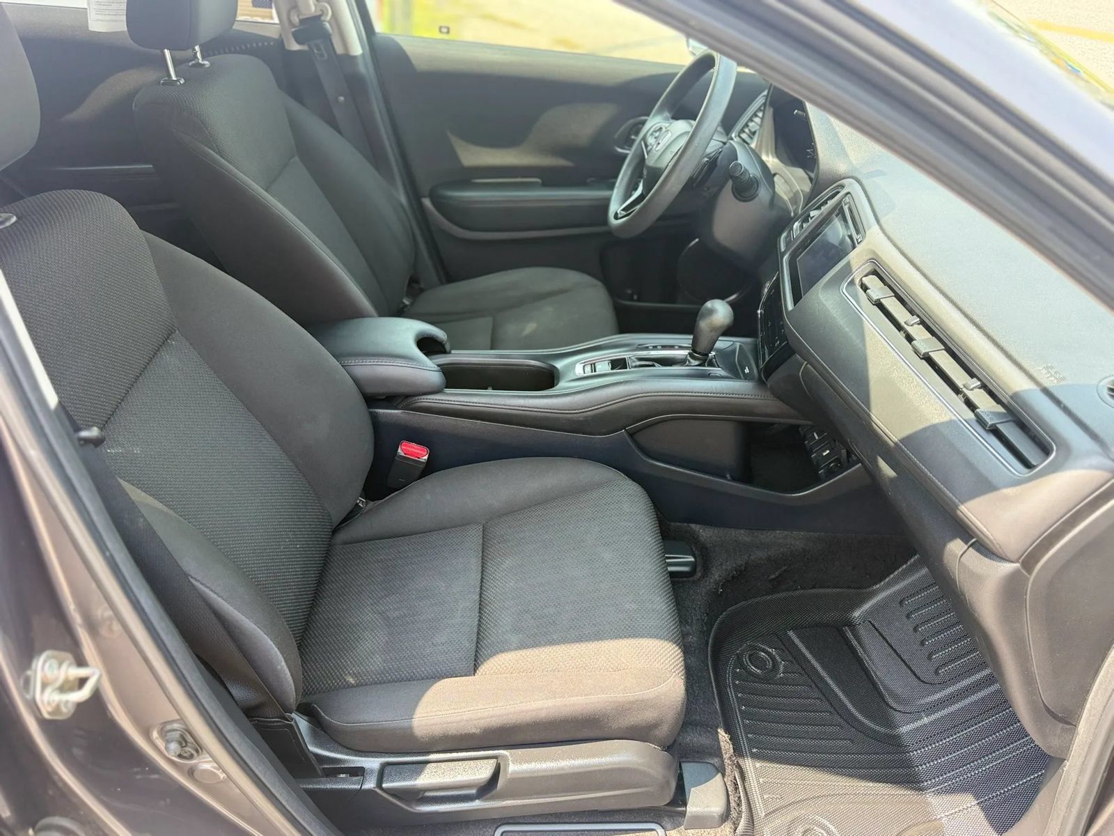Used 2017 Honda HR-V EX image 15