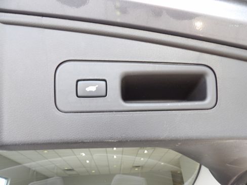 Used 2018 Acura MDX SH-AWD Sport Utility image 16