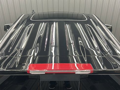 Used 2025 GMC Sierra 1500 SLT w/ SLT Premium Plus Package image 17