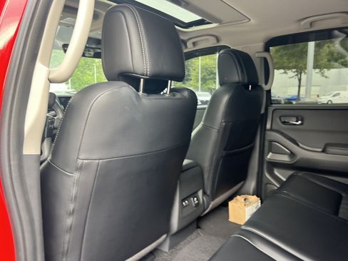 Certified 2024 Nissan Frontier SL AWD/4WD image 19