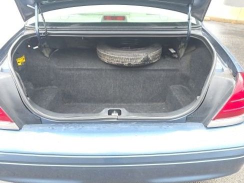 Used 2008 Ford Crown Victoria LX image 24