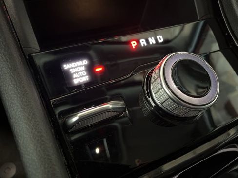 Used 2023 Jeep Grand Cherokee Limited image 15