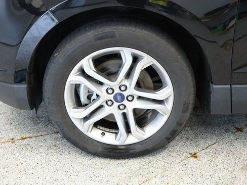 Used 2017 Ford Edge Titanium w/ Equipment Group 301A AWD/4WD image 14