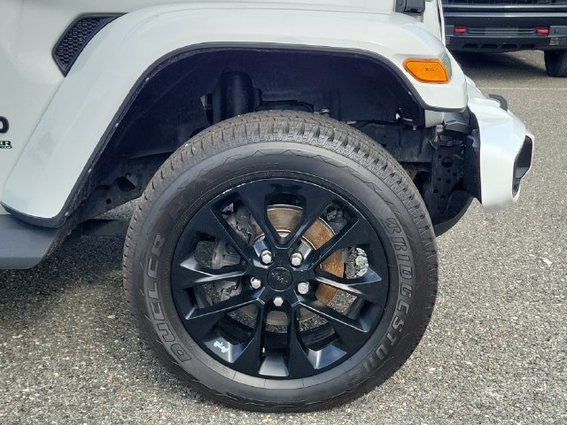 Used 2022 Jeep Wrangler Unlimited Sahara AWD/4WD image 6