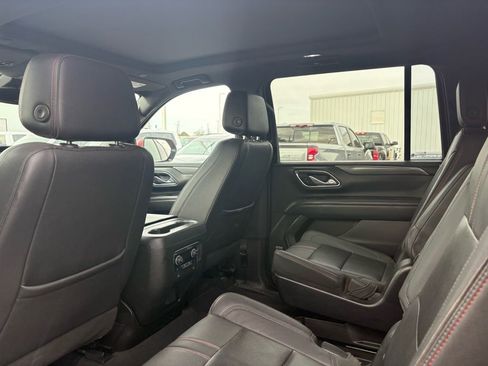 Used 2023 Chevrolet Suburban RST w/ Luxury Package image 9