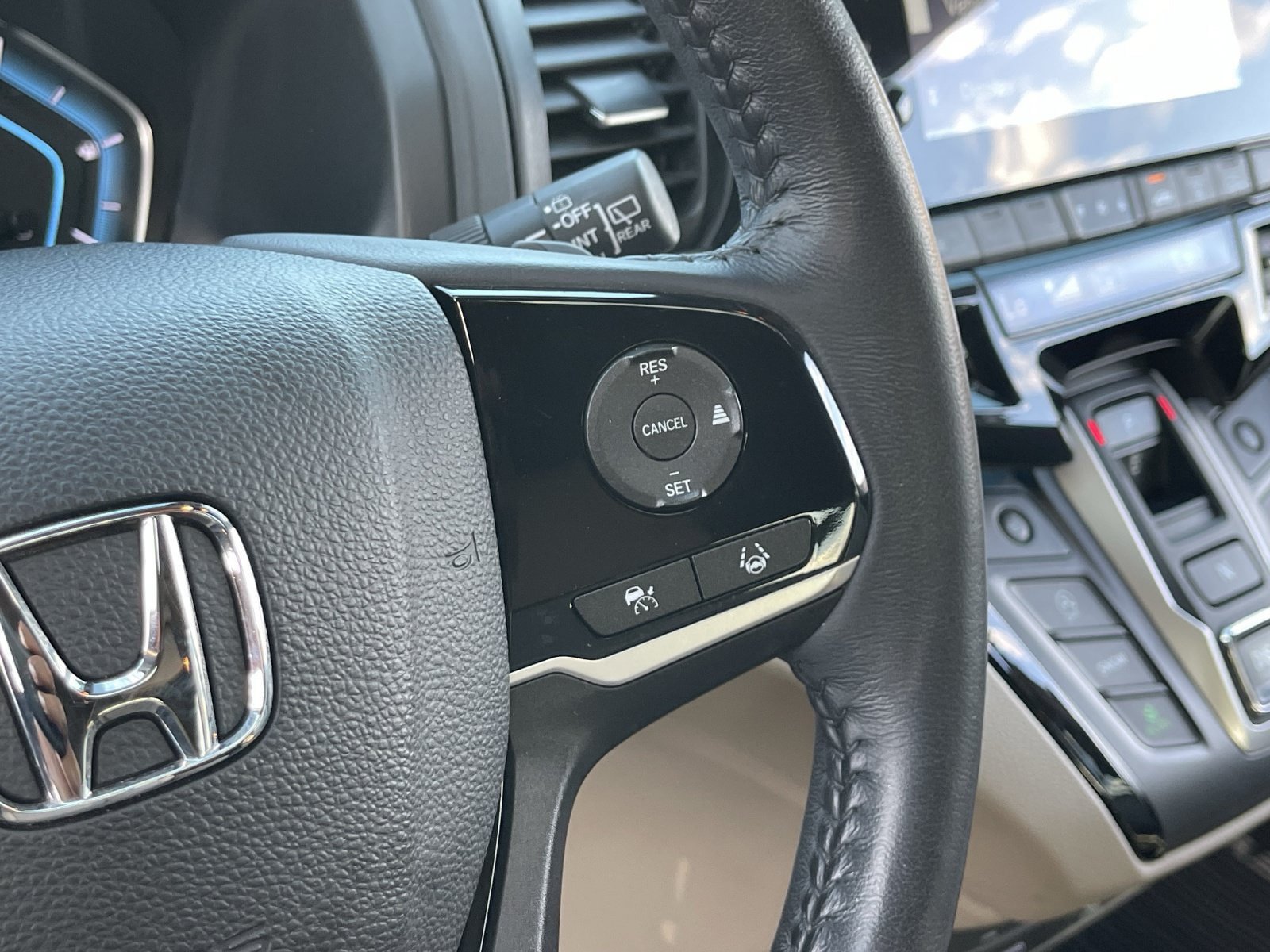 Used 2024 Honda Odyssey Touring image 28