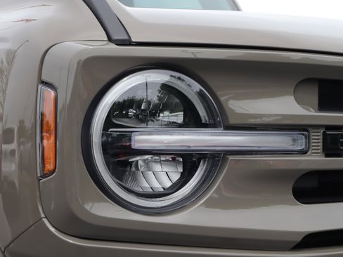 Used 2025 Ford Bronco Outer Banks image 29