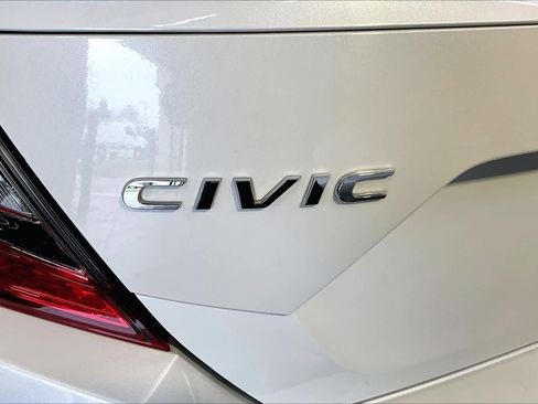 Used 2019 Honda Civic EX image 10