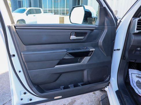 Used 2025 Toyota Tundra Limited image 35