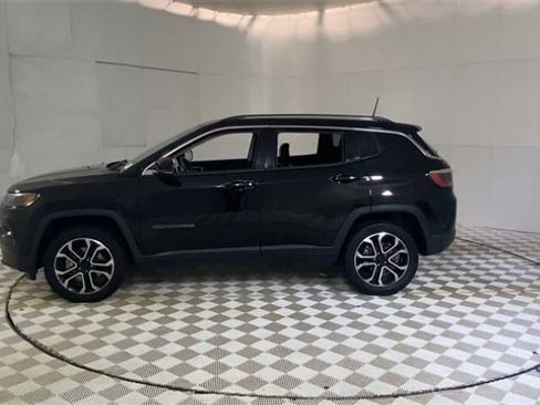 Used 2022 Jeep Compass Limited image 5