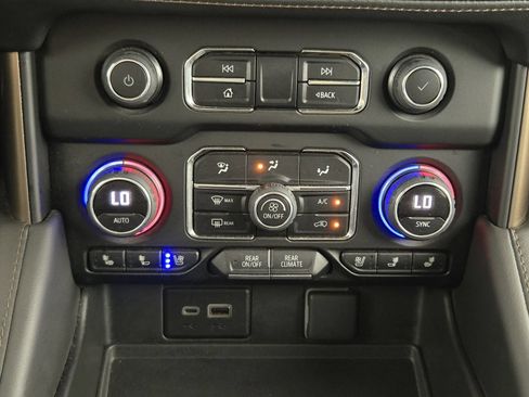 Used 2023 Chevrolet Tahoe High Country AWD/4WD image 19