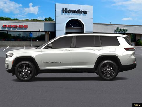 New 2025 Jeep Grand Cherokee L Limited w/ Black Appearance Package image 3