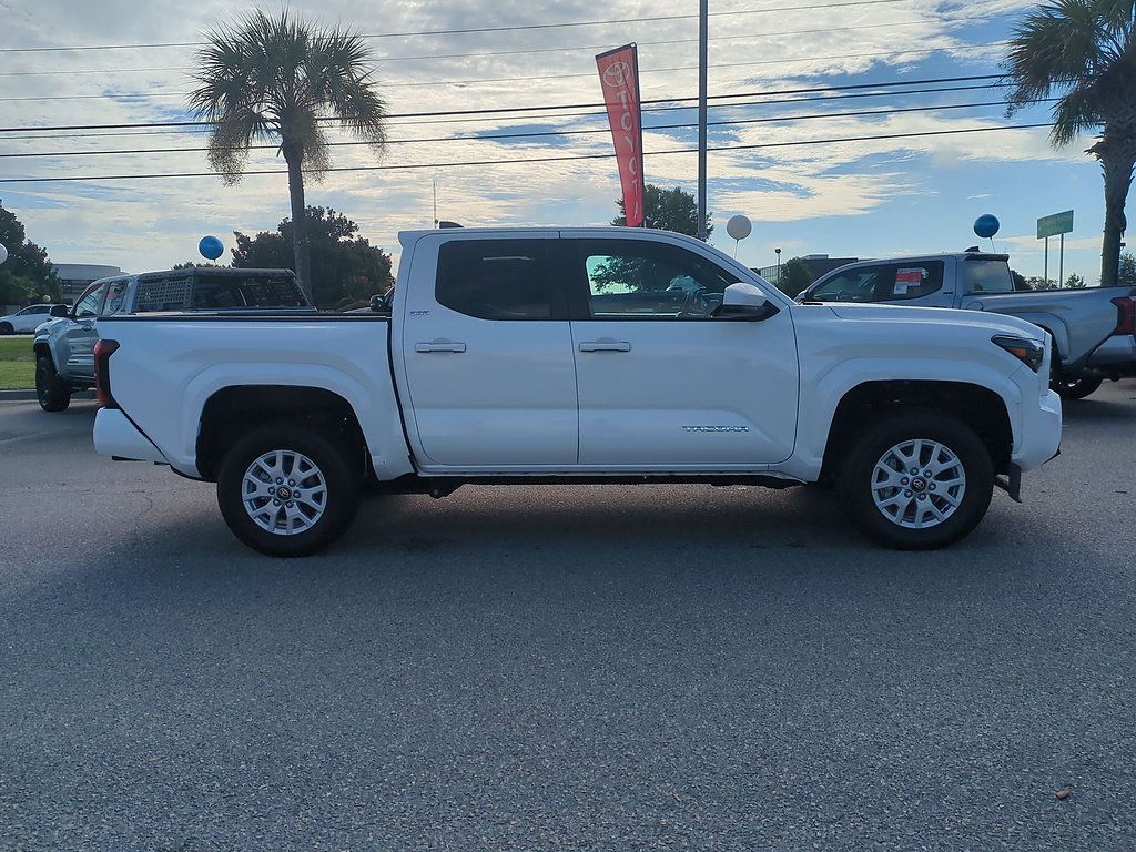 Certified 2025 Toyota Tacoma SR5 AWD/4WD image 2