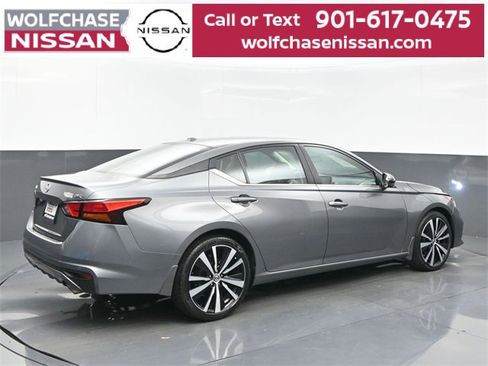 Used 2021 Nissan Altima 2.5 SR w/ SR Premium Package image 6