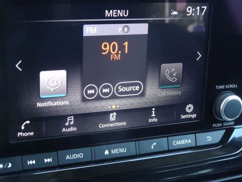 Used 2025 Nissan Pathfinder SV FWD image 28