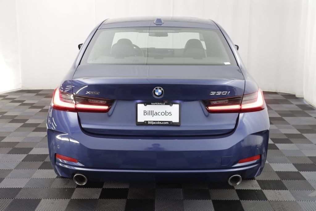 Used 2023 BMW 330i xDrive Sedan w/ Premium Package AWD/4WD image 17