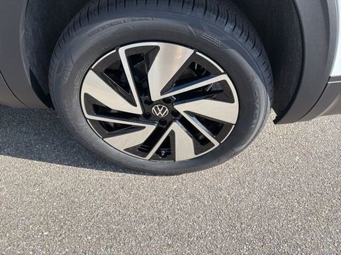 New 2026 Volkswagen Atlas SE image 11