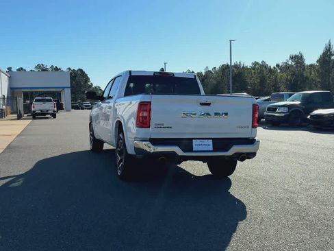 Used 2025 RAM 1500 Laramie AWD/4WD image 7