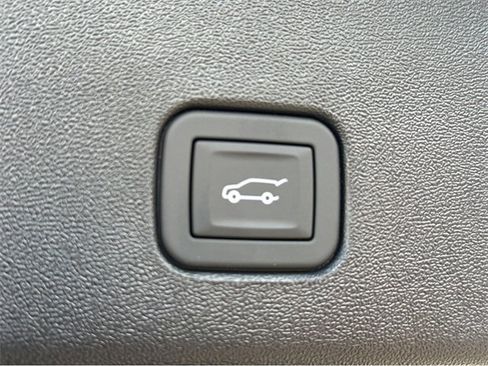 New 2026 Cadillac Optiq Luxury 1 image 32