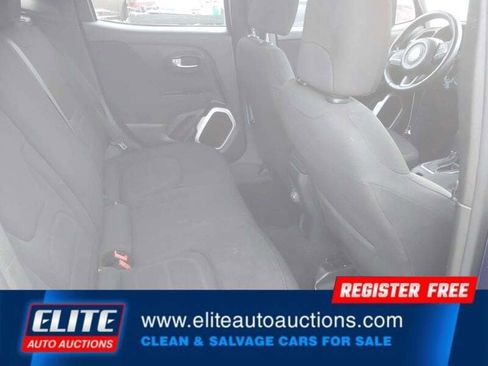 Used 2018 Jeep Renegade Latitude image 16