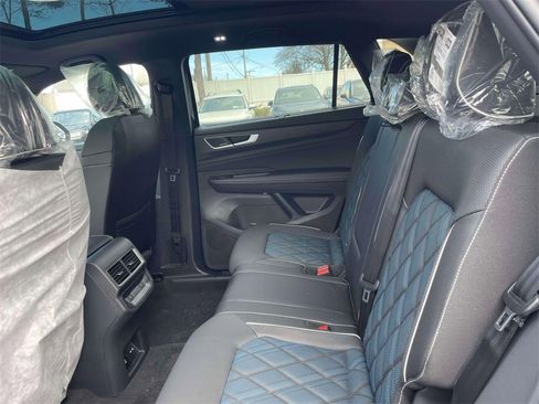New 2026 Volkswagen Atlas Cross Sport SEL Premium R-Line image 11