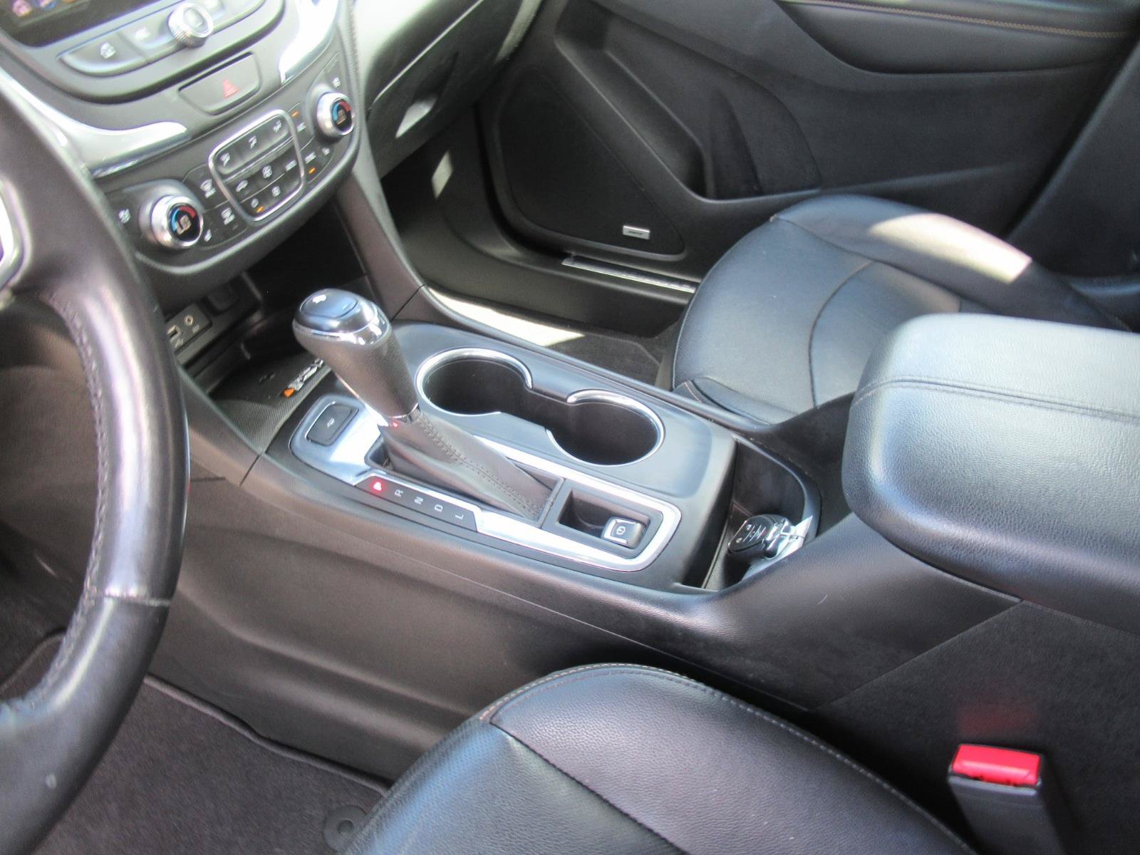 Used 2020 Chevrolet Equinox Premier FWD image 16