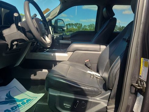 Used 2018 Ford F250 Lariat w/ Chrome Package image 10