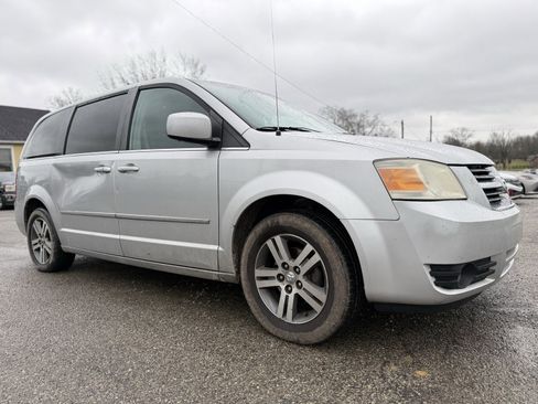 Used 2010 Dodge Grand Caravan SXT image 8