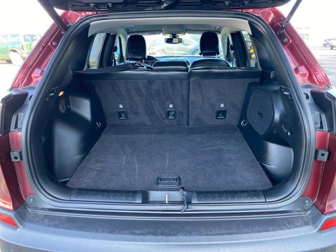 Used 2020 Jeep Cherokee Limited image 23