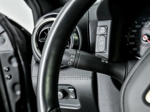 Used 2020 Nissan GT-R Premium AWD/4WD image 29
