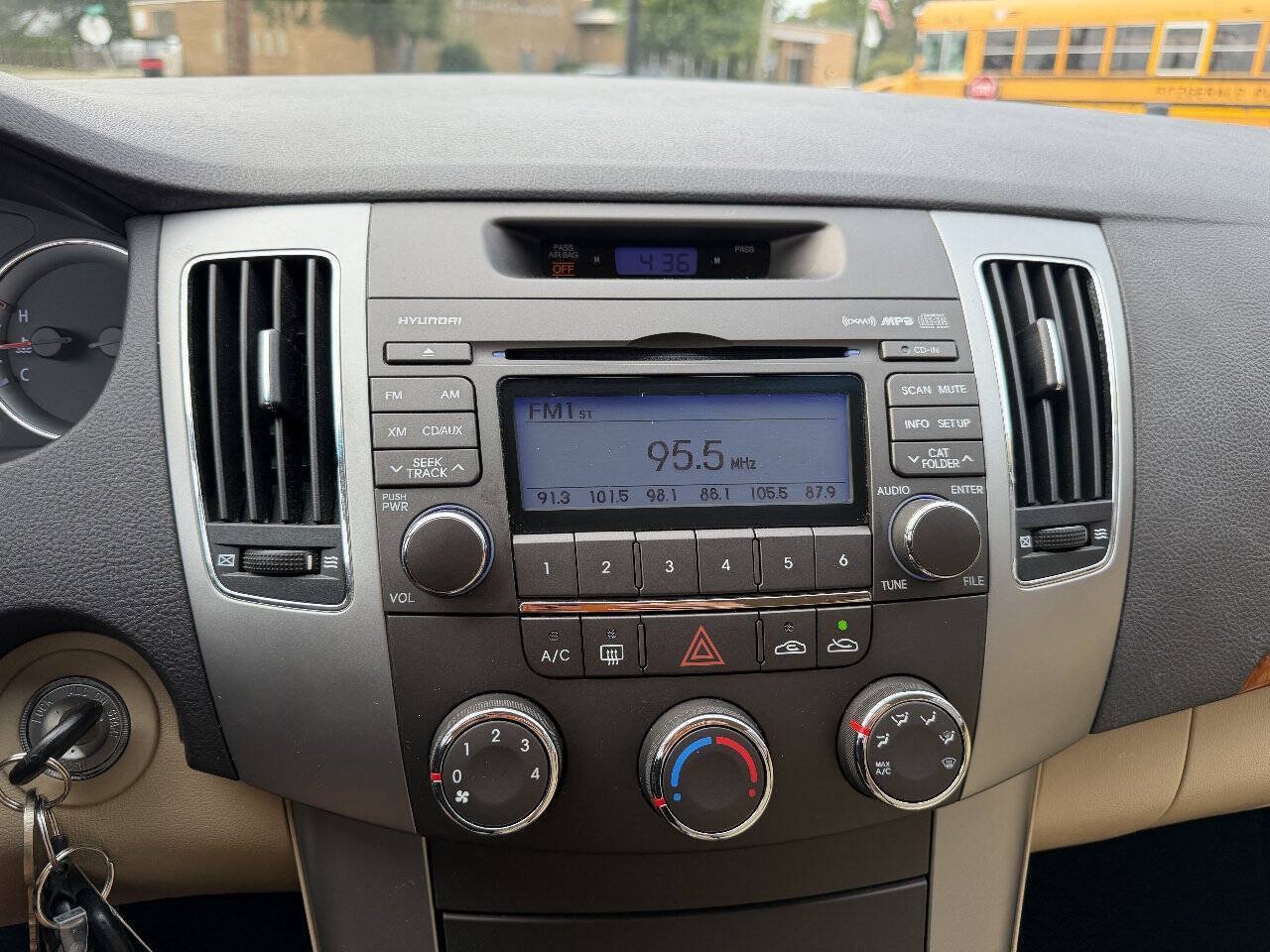 Used 2009 Hyundai Sonata GLS w/ Popular Equipment Pkg 2 FWD image 11