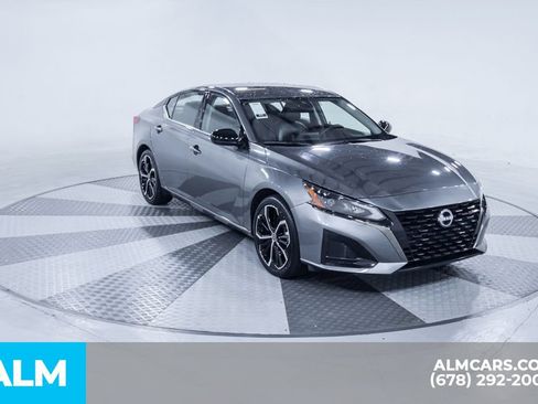 Used 2025 Nissan Altima 2.5 SR FWD image 18