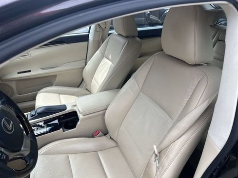 Used 2013 Lexus ES 350 w/ Luxury Pkg FWD image 16