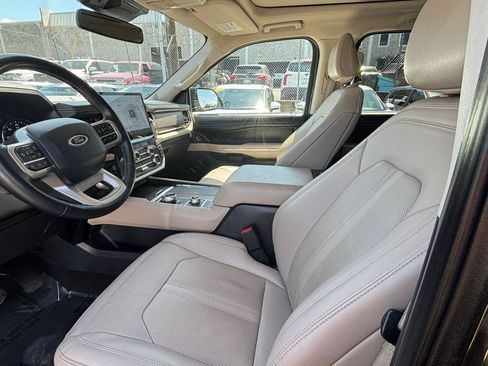 Used 2024 Ford Expedition Max Limited AWD/4WD image 30