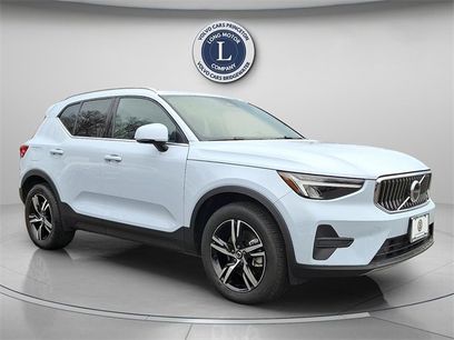 Used 2025 Volvo XC40 B5 Core