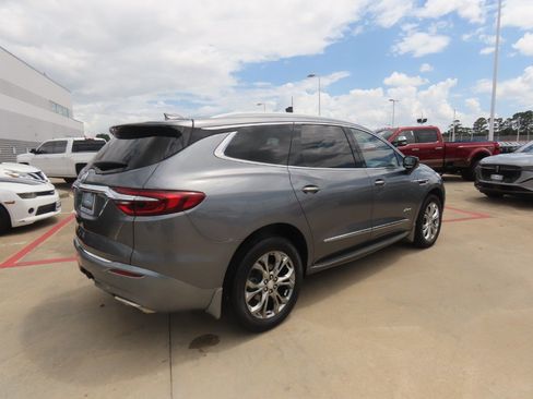 Used 2021 Buick Enclave Avenir w/ Avenir Technology Package FWD image 11