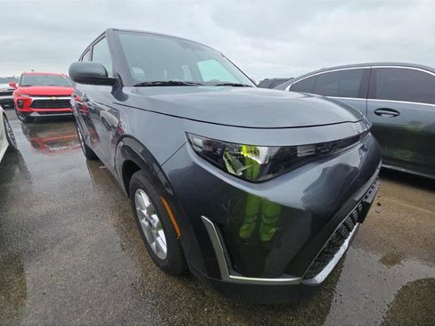 Used 2025 Kia Soul LX w/ LX Technology Package FWD image 1
