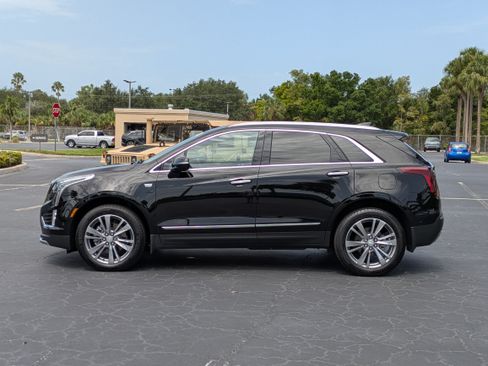 Certified 2025 Cadillac XT5 Premium Luxury w/ Technology Package FWD image 3