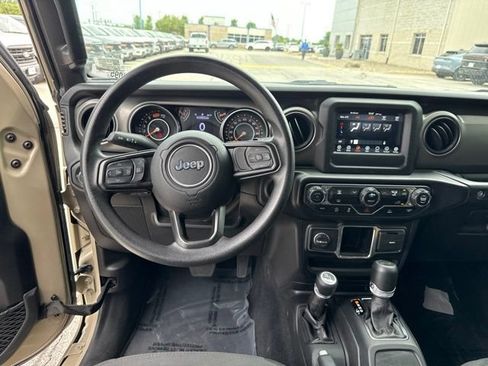 Used 2022 Jeep Wrangler Unlimited Sport AWD/4WD image 18