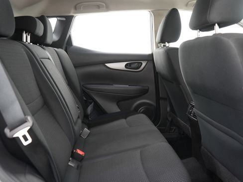 Used 2019 Nissan Rogue Sport S image 12