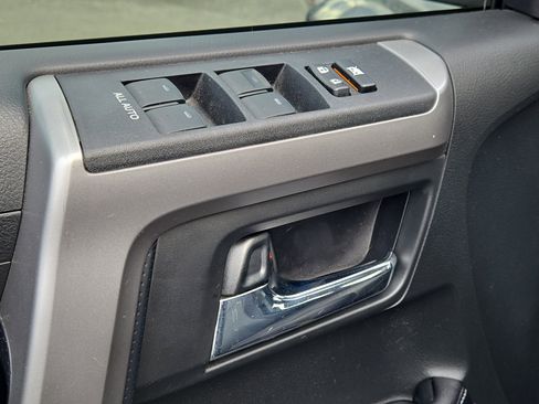 Used 2016 Toyota 4Runner SR5 image 22