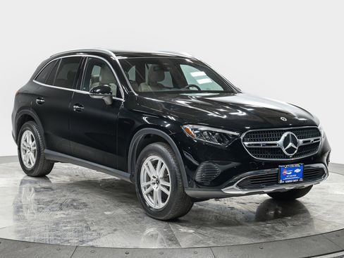 Used 2023 Mercedes-Benz GLC 300 4MATIC image 9