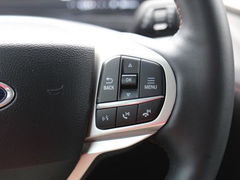 Used 2025 Ford Explorer Active RWD image 11
