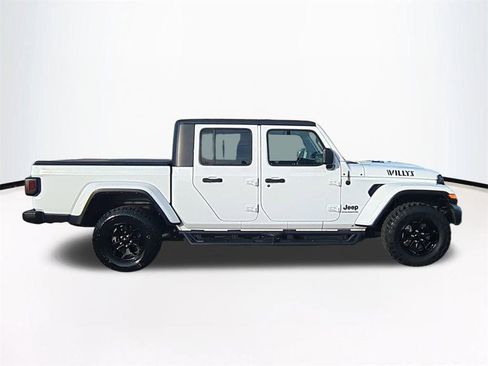 Used 2023 Jeep Gladiator Willys image 4