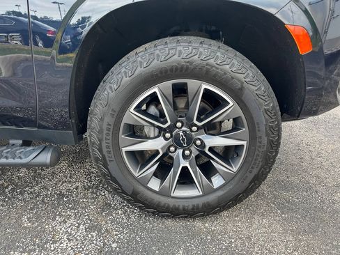 Certified 2023 Chevrolet Tahoe Z71 w/ Luxury Package AWD/4WD image 29
