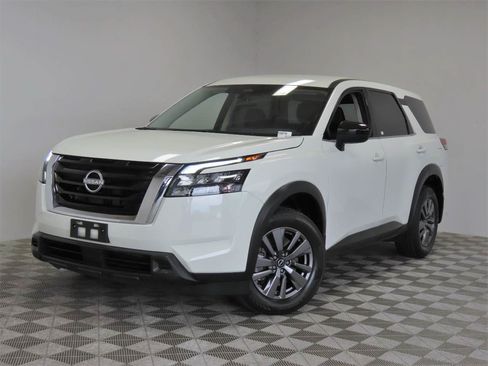 Used 2023 Nissan Pathfinder S FWD image 1