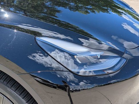 Used 2024 Tesla Model Y Long Range AWD/4WD image 31
