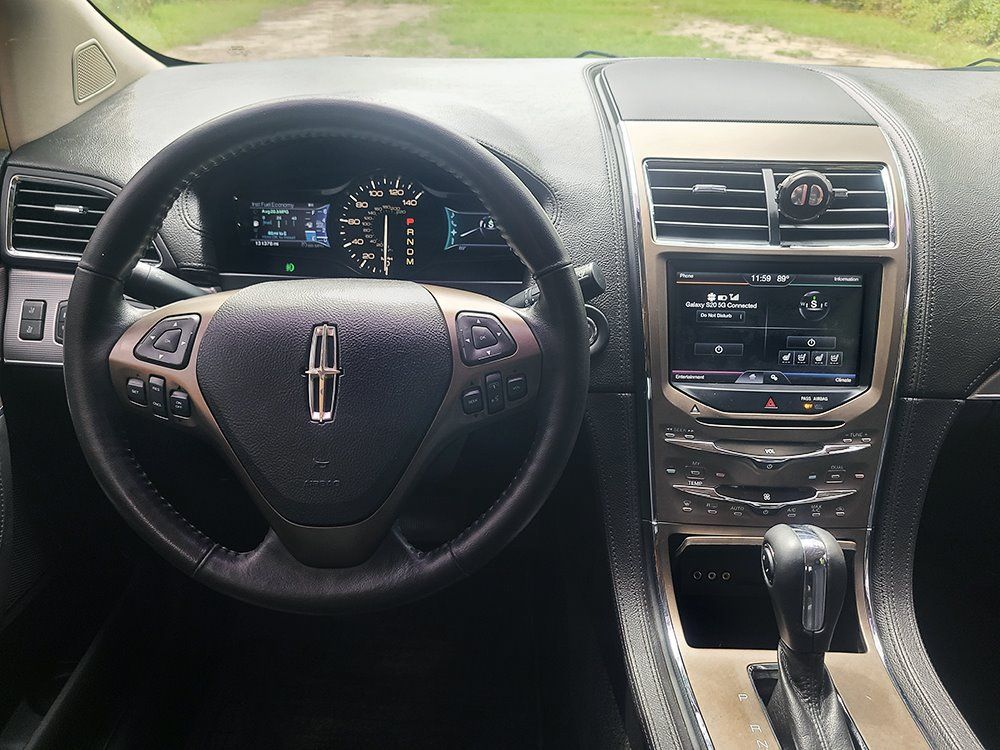 Used 2011 Lincoln MKX 2WD image 31
