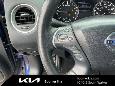 Used 2020 Nissan Pathfinder SL image 19